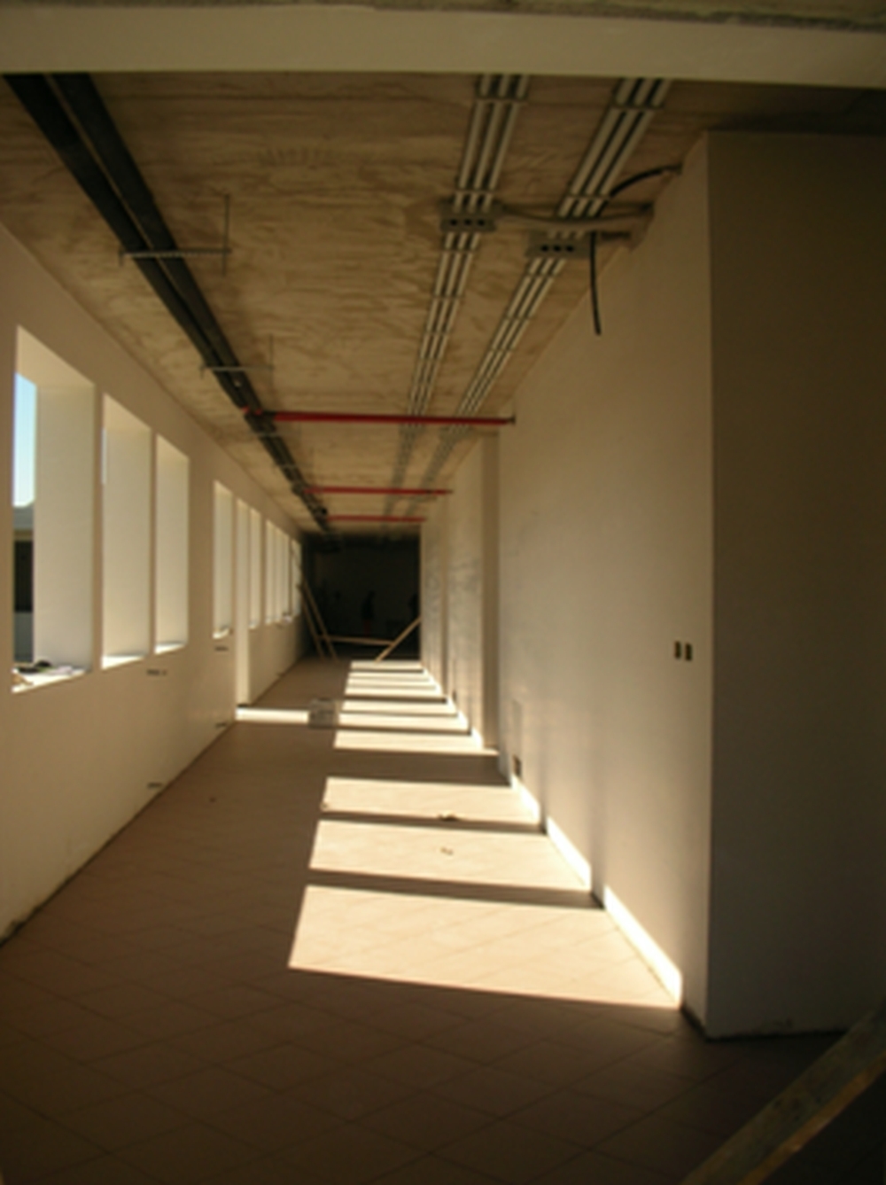 Lavori di ampliamento di un edificio scolastico - Scuola Elementare di Via Varese - Ardea (RM)